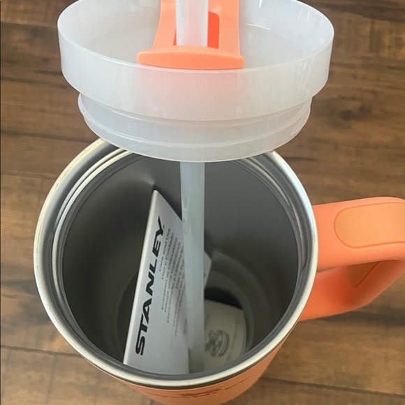 BRAND NEW Nectarine Stanley 40oz Quencher H2.0 - Picture 4 of 8